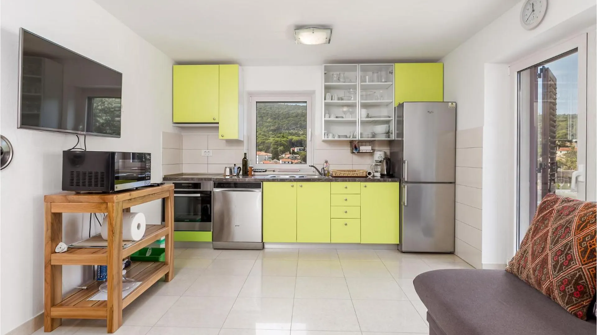 2 Bedroom Awesome Apartment In Вели-Лошинь Хорватия