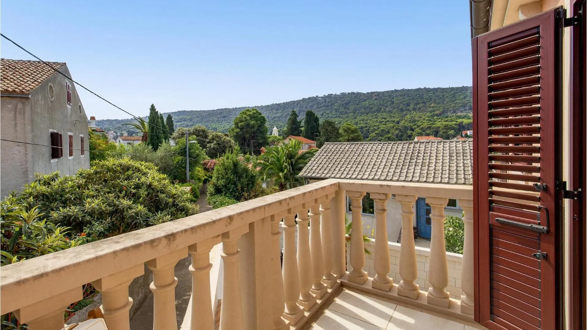 2 Bedroom Awesome Apartment In Veli Losinj 0*,