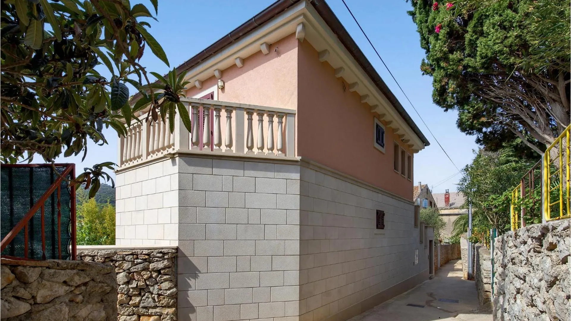 2 Bedroom Awesome Apartment In Veli Losinj
